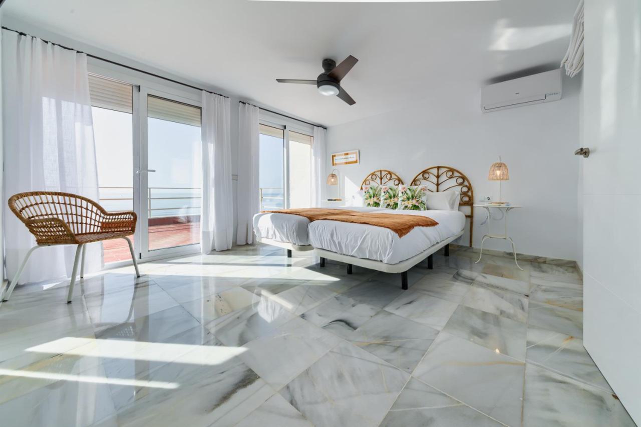 Holidays2Fuengirola Duplex With Stunning Sea View, Terraces,1St Line Beside Port ภายนอก รูปภาพ
