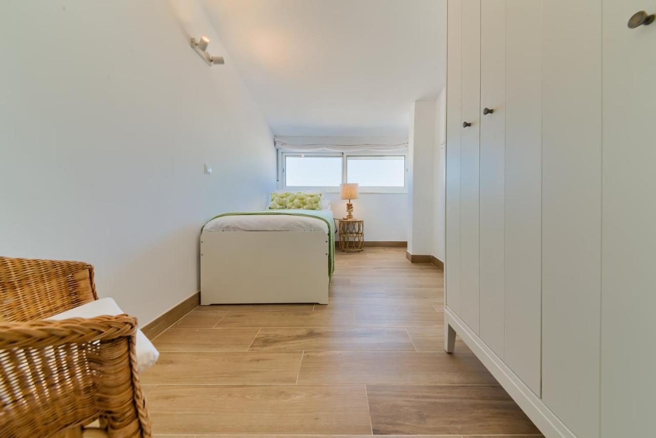 Holidays2Fuengirola Duplex With Stunning Sea View, Terraces,1St Line Beside Port ภายนอก รูปภาพ