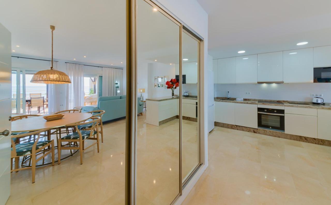 Holidays2Fuengirola Duplex With Stunning Sea View, Terraces,1St Line Beside Port ภายนอก รูปภาพ