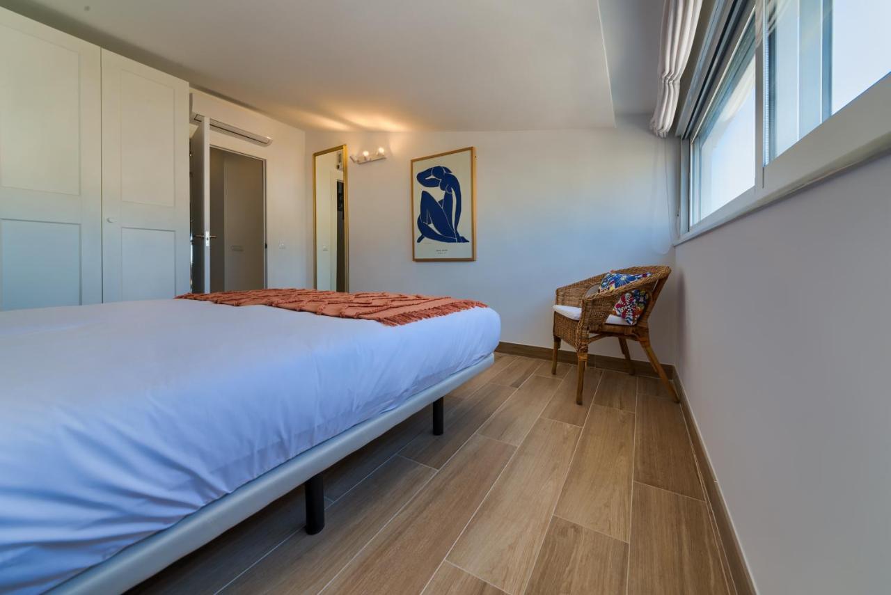 Holidays2Fuengirola Duplex With Stunning Sea View, Terraces,1St Line Beside Port ภายนอก รูปภาพ