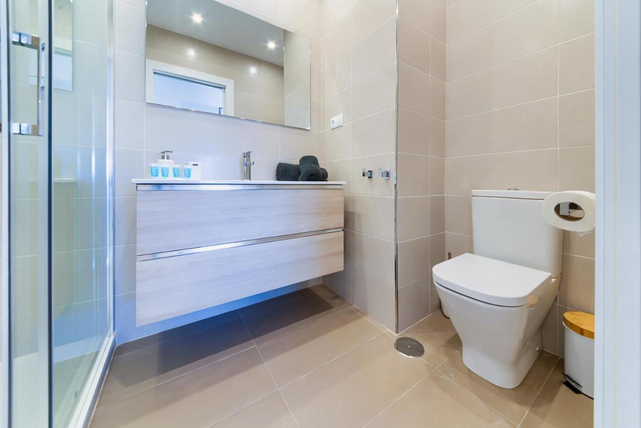 Holidays2Fuengirola Duplex With Stunning Sea View, Terraces,1St Line Beside Port ภายนอก รูปภาพ